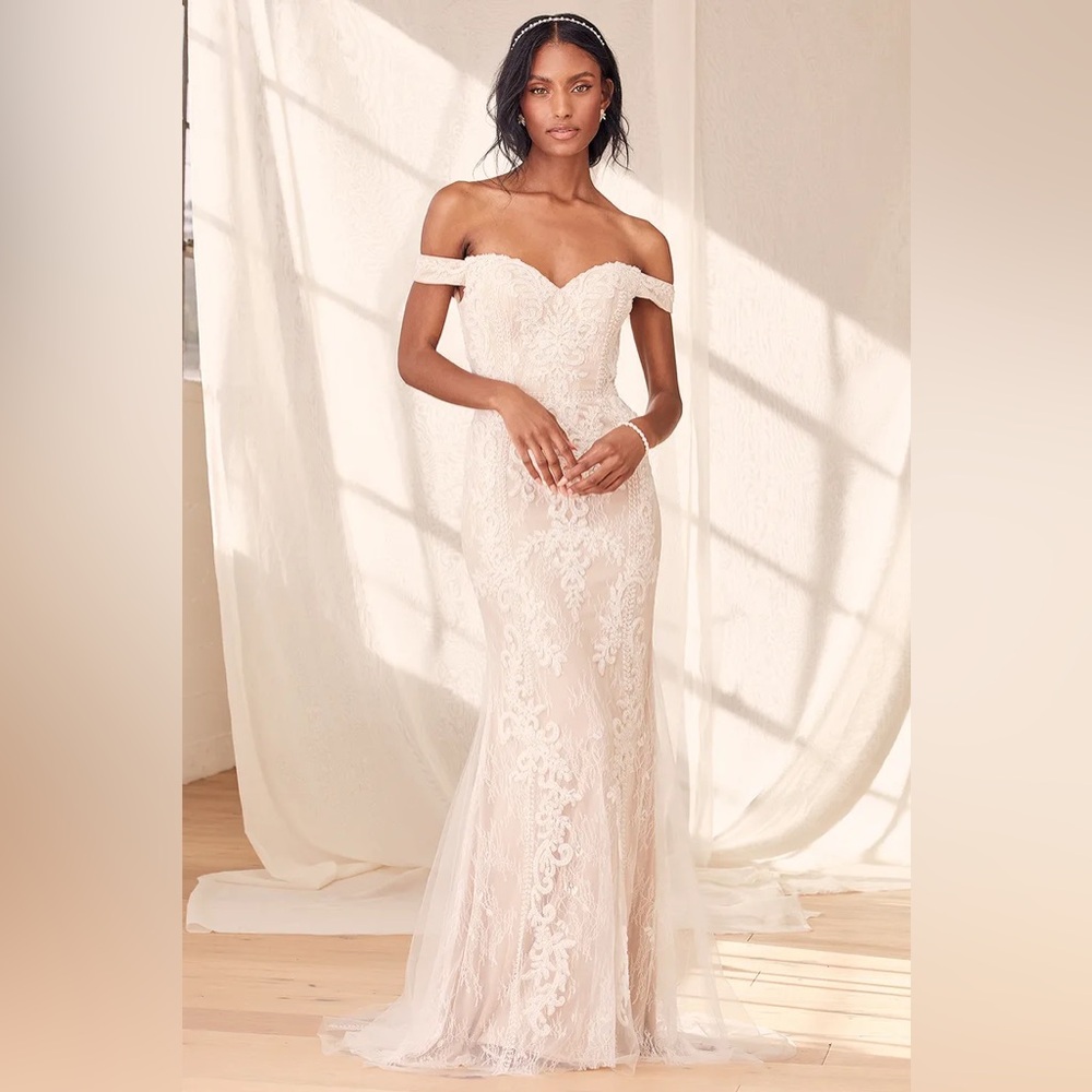 Elegant Off-Shoulder Lace Wedding Dress